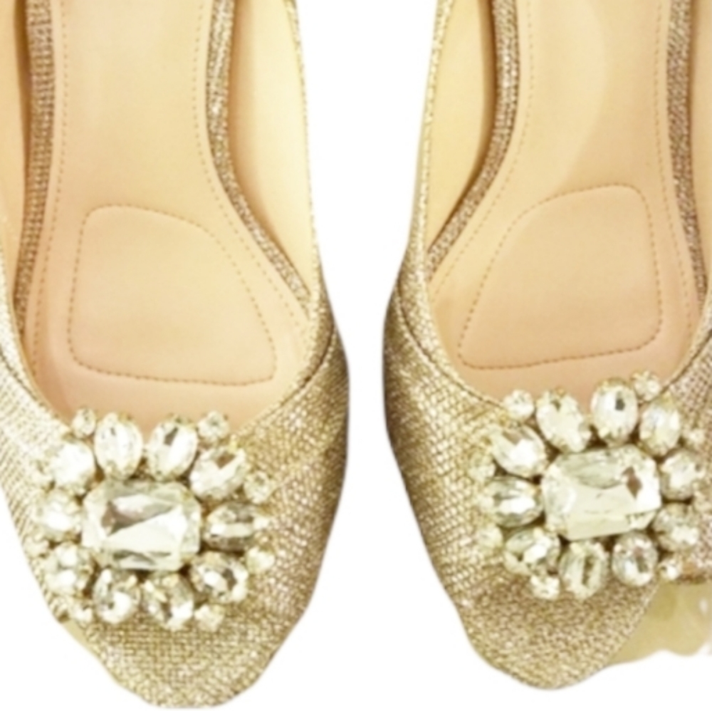 🎉HP🎉  I.Miller Cailyn Gold Metallic Peep Toe Brooch Embellished Pumps Size 9 - Picture 3 of 6